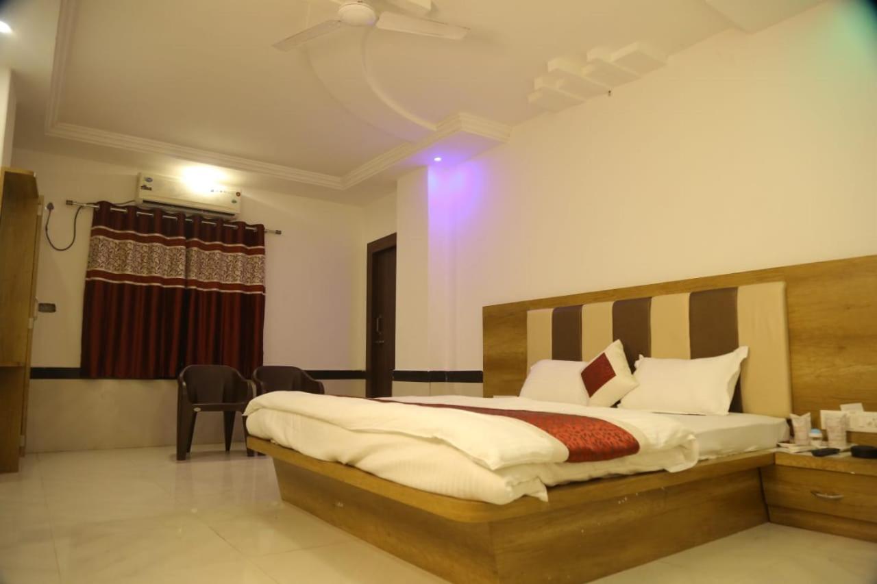 Amber Hotel Barmer Exterior foto